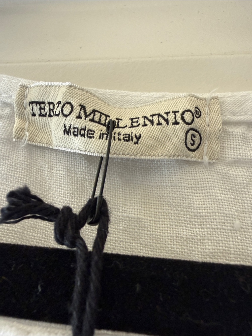 NWT Terzo Millennio Women's White linen cotton ItalianSleeveless Lace-Hem top - Picture 2 of 7